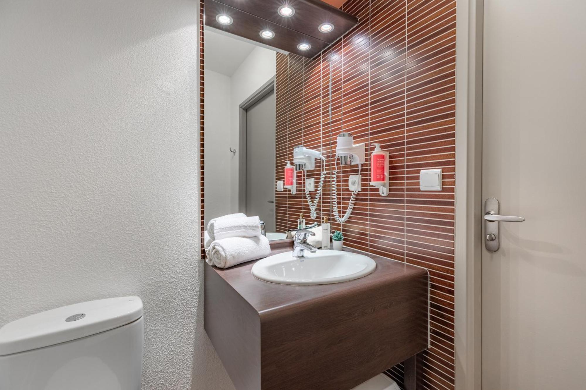 Park&Suites Elegance Nantes Atlantis Saint-Herblain Exterior foto